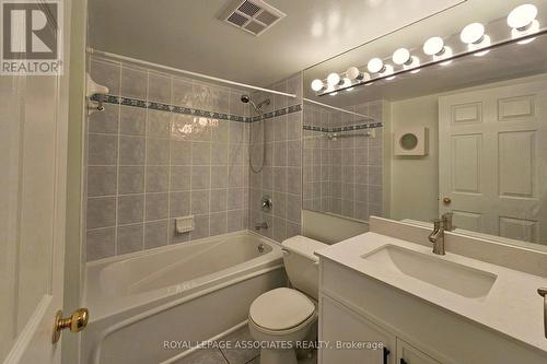 805 - 909 Bay Street, Toronto, ON - Indoor Photo Showing Bathroom