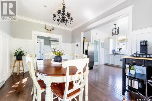 1027 Grafton Avenue, Moose Jaw, SK - Indoor Photo Showing Dining Room