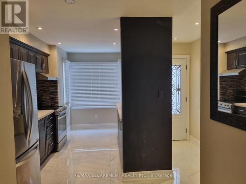 1484 Andros Boulevard, Mississauga, ON - Indoor Photo Showing Kitchen