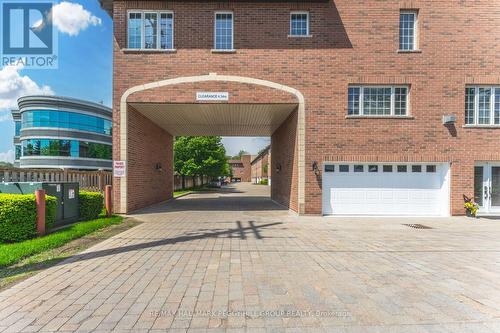 27 White Oaks Road, Barrie, ON - Outdoor With Exterior