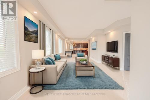 27 White Oaks Road, Barrie (Lakeshore), ON - Indoor Photo Showing Living Room