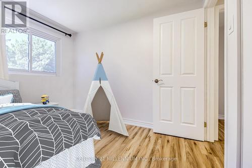 33 Jefferson Road, Brampton, ON - Indoor Photo Showing Bedroom