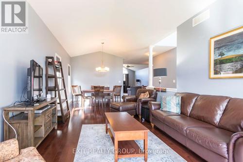 24 Hampton Ridge Drive, Belleville, ON - Indoor Photo Showing Living Room