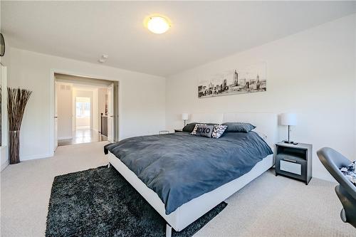 4199 Cherry Heights Boulevard, Beamsville, ON - Indoor Photo Showing Bedroom