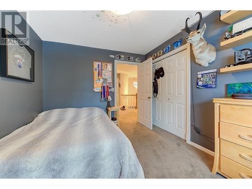 1610 Highland Drive N, Kelowna, BC - Indoor Photo Showing Bedroom