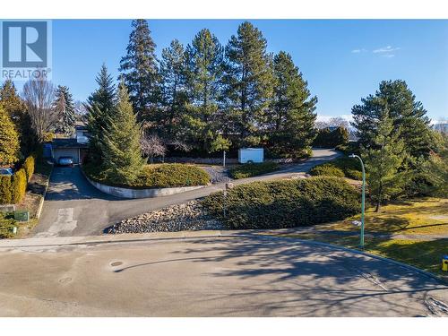 1610 Highland Drive N, Kelowna, BC - Outdoor