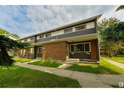 5728 143 AV NW  Edmonton, AB T5A 1K1