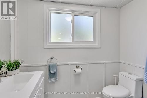 1810 Hull Road, Douro-Dummer, ON - Indoor Photo Showing Bathroom