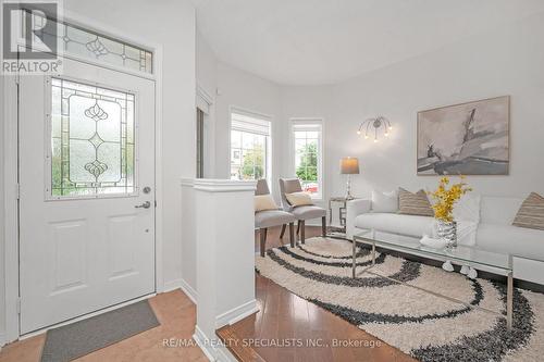 3120 Wrigglesworth Crescent, Mississauga, ON - Indoor Photo Showing Living Room