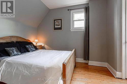 133 Bond Street N, Hamilton, ON - Indoor Photo Showing Bedroom