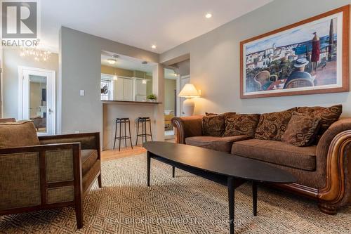 133 Bond Street N, Hamilton, ON - Indoor Photo Showing Living Room