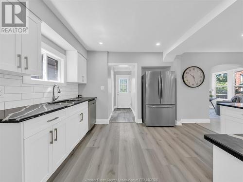 1331 Victoria Avenue, Windsor, ON - Indoor Photo Showing Kitchen