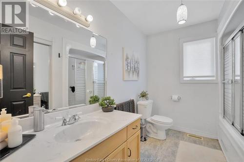 6060 Catherine Duransky Drive, Essex, ON - Indoor Photo Showing Bathroom