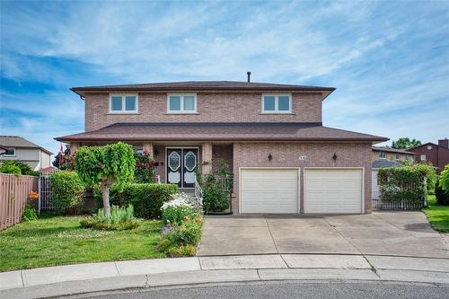 30 Pavarotti Court, Hamilton, ON - Outdoor