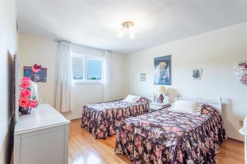 30 Pavarotti Court, Hamilton, ON - Indoor Photo Showing Bedroom