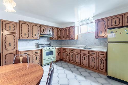 30 Pavarotti Court, Hamilton, ON - Indoor Photo Showing Kitchen With Double Sink