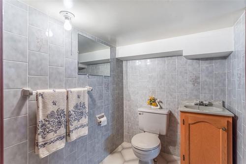 30 Pavarotti Court, Hamilton, ON - Indoor Photo Showing Bathroom