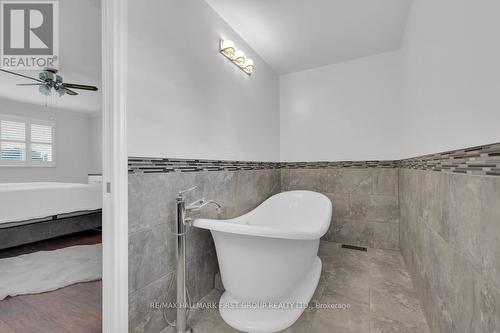 19 Morris Drive, Belleville, ON - Indoor Photo Showing Bathroom