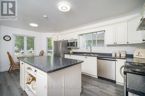 9 Quaker Court, Prince Edward County, ON - Indoor Photo Showing Kitchen With Stainless Steel Kitchen