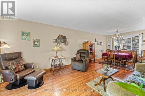 17 Huron Drive, Brighton, ON - Indoor Photo Showing Living Room