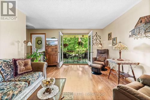 17 Huron Drive, Brighton, ON - Indoor Photo Showing Living Room