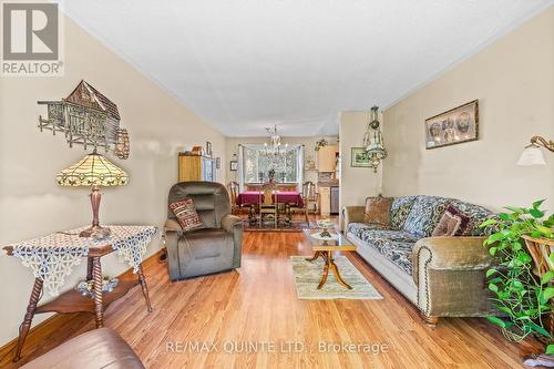 17 Huron Drive, Brighton, ON - Indoor Photo Showing Living Room