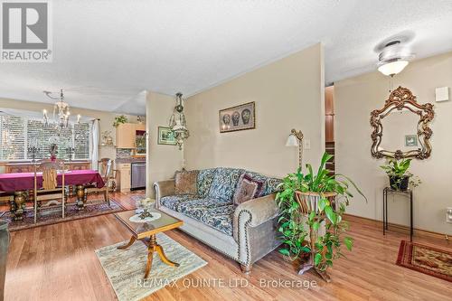 17 Huron Drive, Brighton, ON - Indoor Photo Showing Living Room
