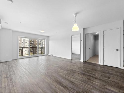 Salon - 103-13-150 Rue De La Maçonnerie, Châteauguay, QC - Indoor Photo Showing Living Room