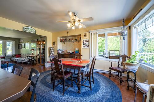 9255 Firehall Frontage Road, Salmon Arm, BC - Indoor Photo Showing Dining Room