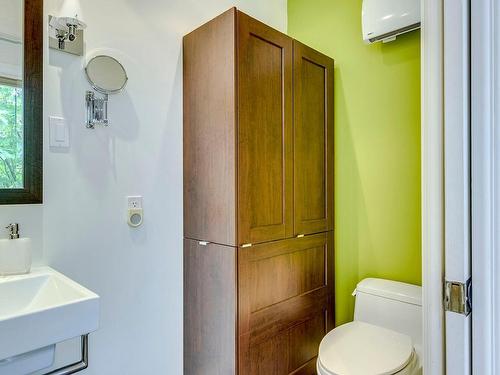 Salle de bains attenante Ã  la CCP - 323Z  - 325Z Ch. Boulanger, Sutton, QC - Indoor Photo Showing Bathroom