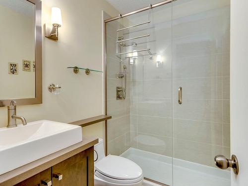 Salle de bains - 323Z  - 325Z Ch. Boulanger, Sutton, QC - Indoor Photo Showing Bathroom