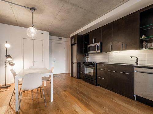 Dining room - 630-950 Rue Notre-Dame O., Montréal (Le Sud-Ouest), QC - Indoor Photo Showing Kitchen