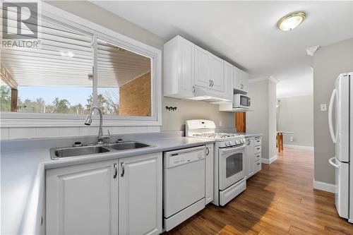 58 Frontenac Crescent, Deep River, ON - Indoor Photo Showing Kitchen With Double Sink