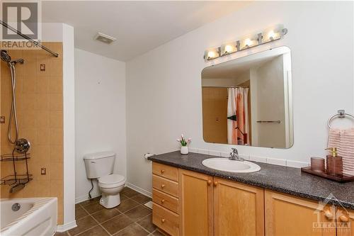 46 Whernside Terrace, Ottawa, ON - Indoor Photo Showing Bathroom