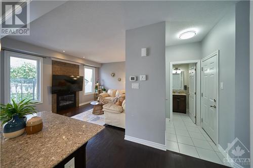 540 Dundonald Drive, Ottawa, ON - Indoor Photo Showing Living Room