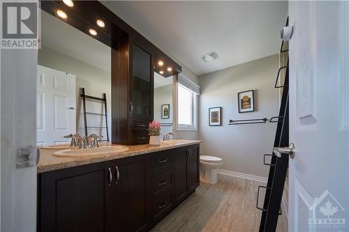 540 Dundonald Drive, Ottawa, ON - Indoor Photo Showing Bathroom