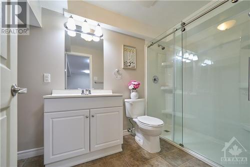 540 Dundonald Drive, Ottawa, ON - Indoor Photo Showing Bathroom