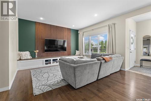 1625 Munroe Avenue, Saskatoon, SK - Indoor Photo Showing Living Room