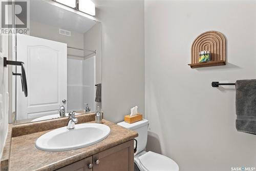 1625 Munroe Avenue, Saskatoon, SK - Indoor Photo Showing Bathroom