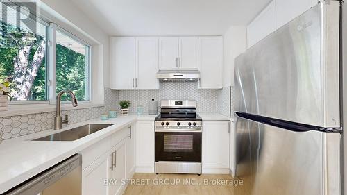 17 North Hills Terrace, Toronto, ON - Indoor Photo Showing Kitchen With Stainless Steel Kitchen With Upgraded Kitchen