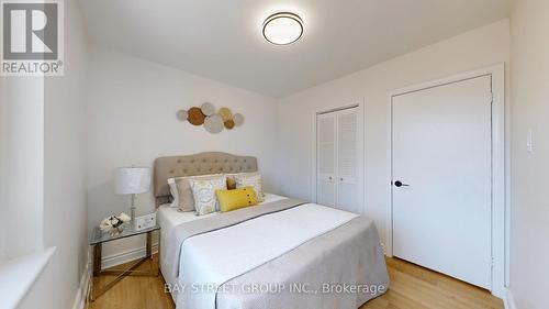 17 North Hills Terrace, Toronto, ON - Indoor Photo Showing Bedroom