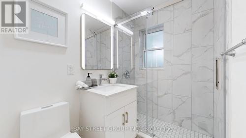 17 North Hills Terrace, Toronto, ON - Indoor Photo Showing Bathroom