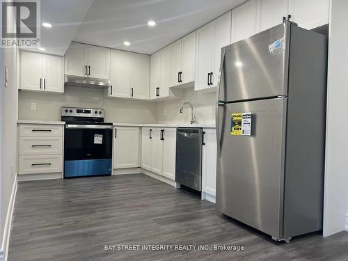 90 Milos Road, Richmond Hill, ON - Indoor Photo Showing Kitchen With Stainless Steel Kitchen