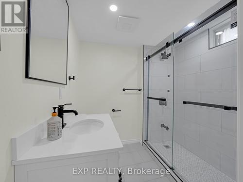 10756 Atwater Crescent, Windsor, ON - Indoor Photo Showing Bathroom