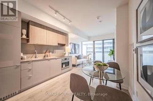 1208 - 161 Roehampton Avenue, Toronto, ON - Indoor