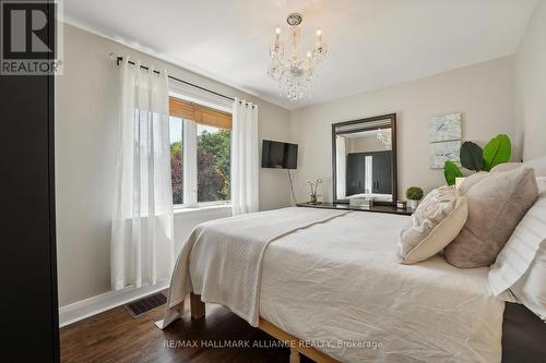 1089 Churchill Avenue, Oakville, ON - Indoor Photo Showing Bedroom