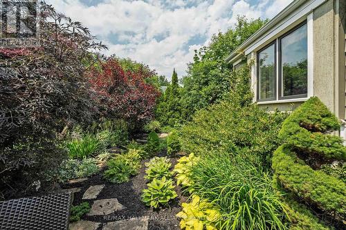 1089 Churchill Avenue, Oakville, ON - Outdoor