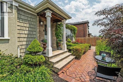 1089 Churchill Avenue, Oakville, ON - Outdoor