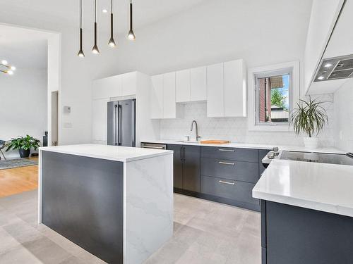 Kitchen - 7731 Av. Du Mail, Montréal (Anjou), QC - Indoor Photo Showing Kitchen With Upgraded Kitchen