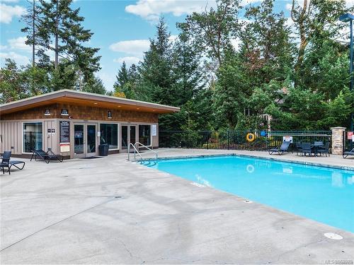 52-1175 Resort Dr, Parksville, BC - Outdoor With In Ground Pool